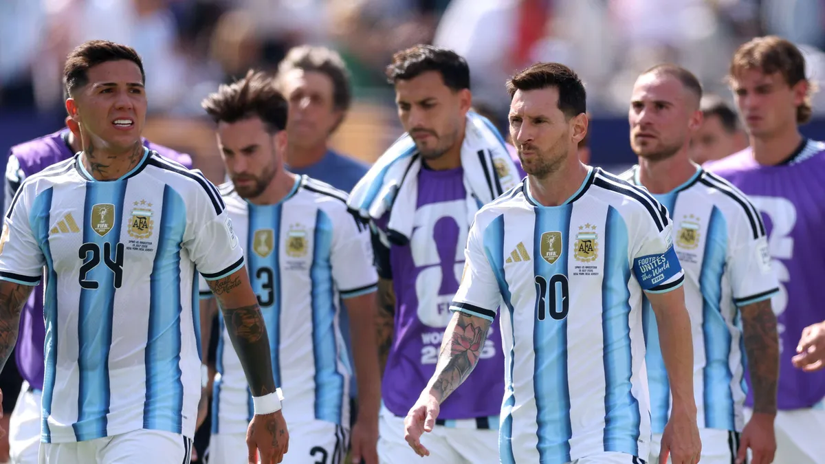 Messi uspokajał drużynę przed finałem? Prawda za viralowym przemówieniem
